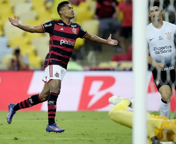 Na estreia de Filipe Luís, Flamengo vence Corinthians na Copa do Brasil