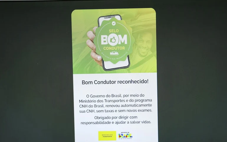 Renovação automática de CNH beneficia mais de 300 mil condutores em uma semana