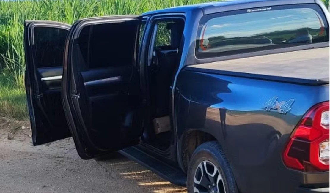 Carro foi abandonado próximo à BR-101 em Sergipe - Foto: Reprodução