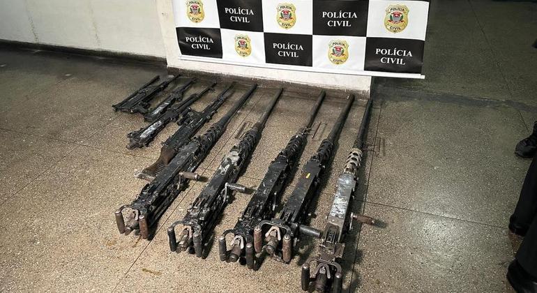 Metralhadoras do Exército iriam para o PCC, diz secretário da Segurança de São Paulo