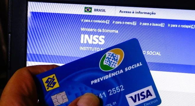 INSS: aposentado não precisa pedir exclusão de desconto indevido