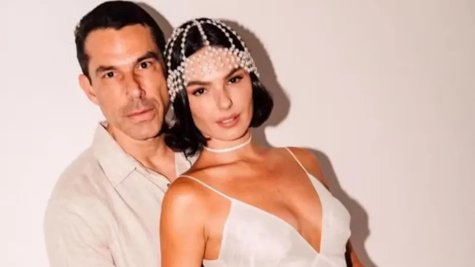 Isis Valverde e Marcus Buaiz se casam no interior de São Paulo