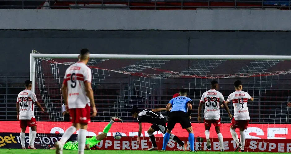 CRB perde para a Ponte Preta, no Rei Pelé, e desperdiça a chance de deixar o Z4