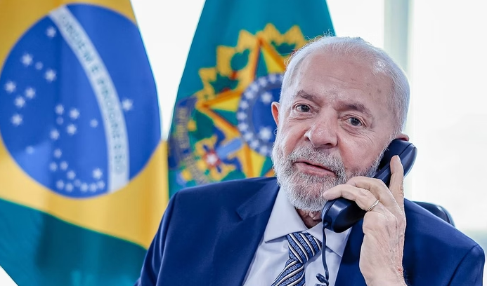 Criticado, Lula deve enrolar Maduro por mais alguns dias