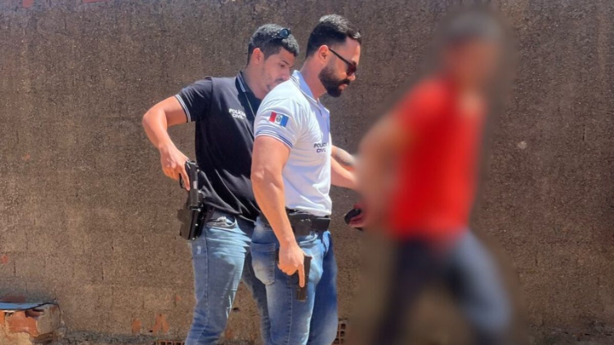 Suspeito de matar idoso com golpes de enxada por ciúmes é preso após voltar ao local do crime