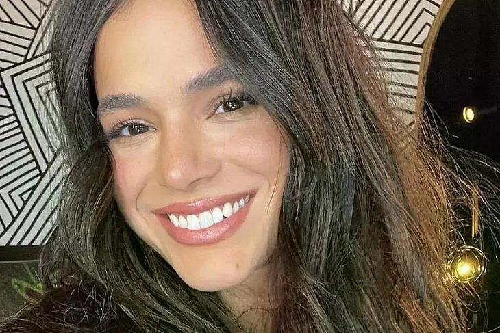 Saiba quanto foi o cachê de Bruna Marquezine para atuar no filme 'Besouro Azul'