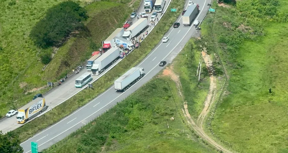Polícia Civil identifica motorista de carreta que causou acidente que matou duas pessoas e deixou 7 feridos em Joaquim Gomes, AL