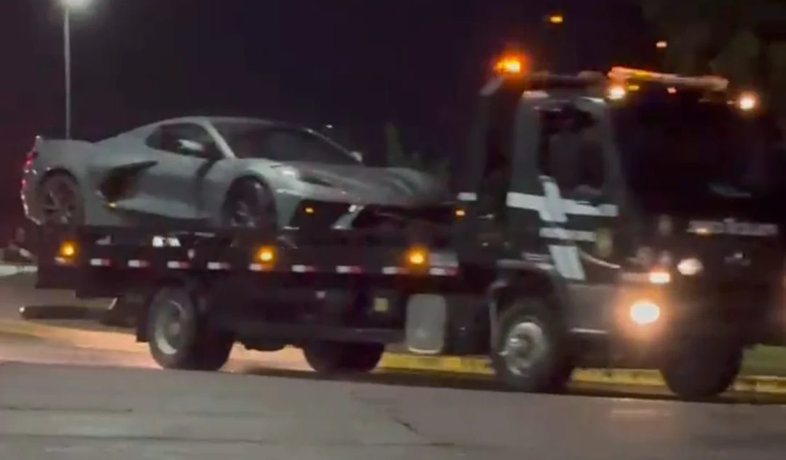 Influencers do Jogo do Tigrinho fogem do país e abandonam carros de luxo no aeroporto de Maceió