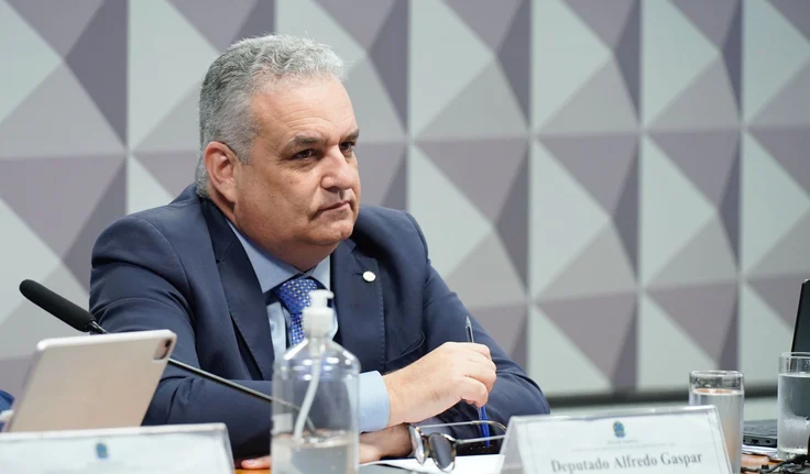 Alfredo Gaspar mira núcleo político das fraudes do INSS e convoca Lulinha, senador Weverton e outros envolvidos no esquema criminoso
