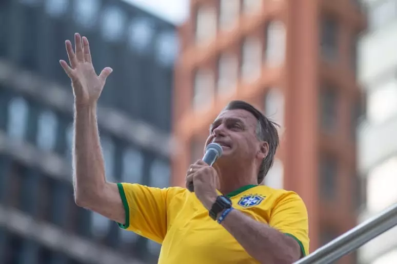 Bolsonaro critica proposta de fim do saque-aniversário do FGTS