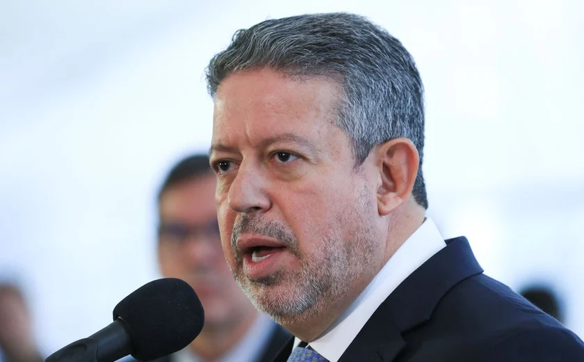 Arthur Lira manda recado para Lula e coloca governo no paredão