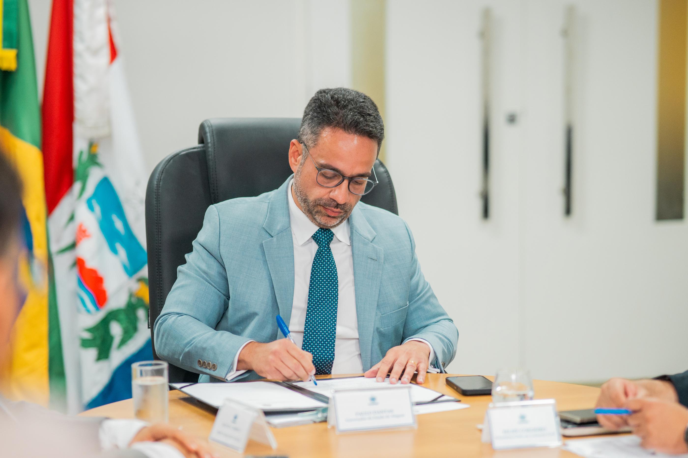 Governador concede incentivos fiscais a 6 empresas que vão investir R$ 55 milhões e gerar 2 mil empregos