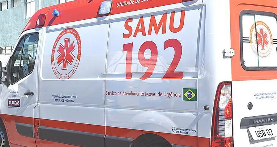 Pais criticam escola após criança ficar cerca de 40 segundos submersa em aula de natação