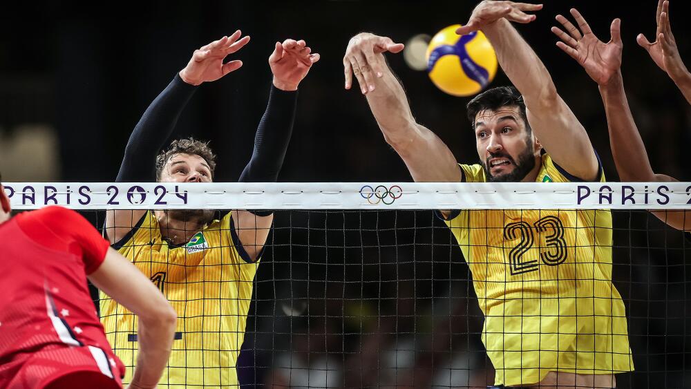 Brasil luta até o fim, mas perde para os EUA e cai no vôlei masculino