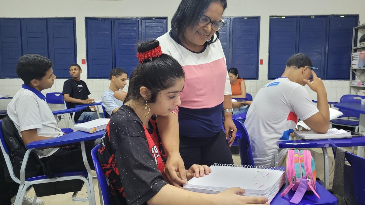 Governador anuncia bonificação de 90 milhões para servidores da Educação