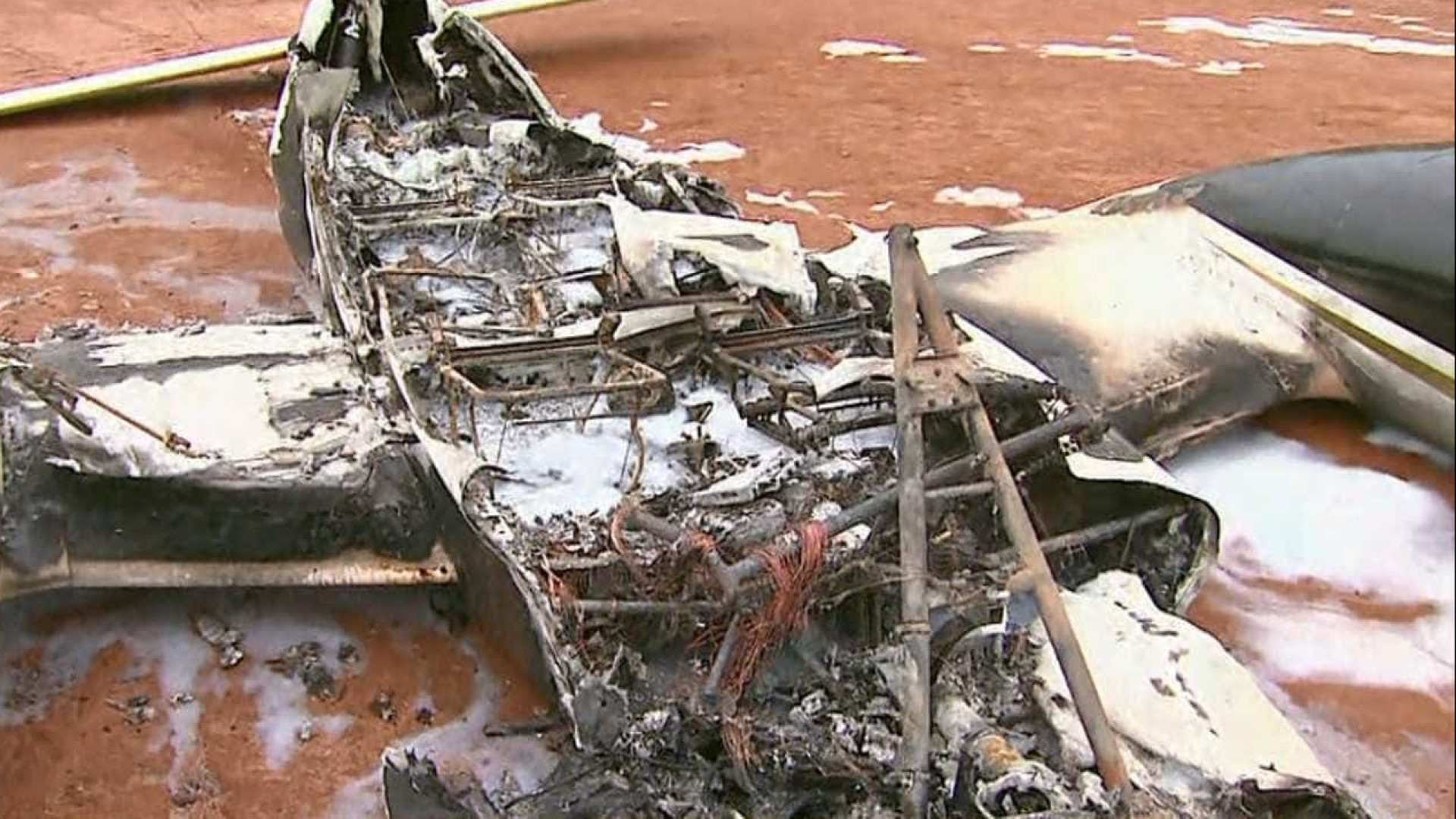 Piloto e passageiro morrem após queda de avião bimotor em Mato Grosso do Sul