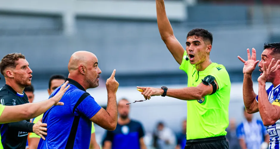 Árbitro foi criticado por sua atuação no Estádio Rei Pelé. Ailton Cruz