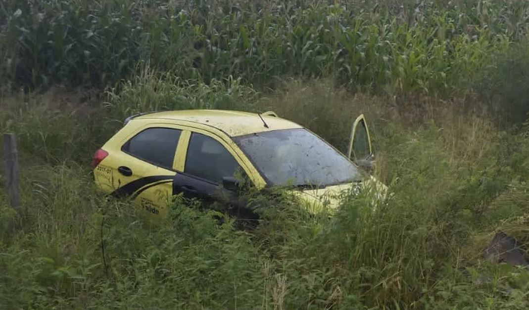 AL-220: Motorista capota veículo de Secretaria de Saúde e é socorrido em estado grave