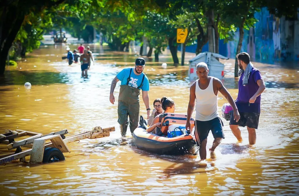 Sobe para 173 o número de mortos pelas enchentes no RS