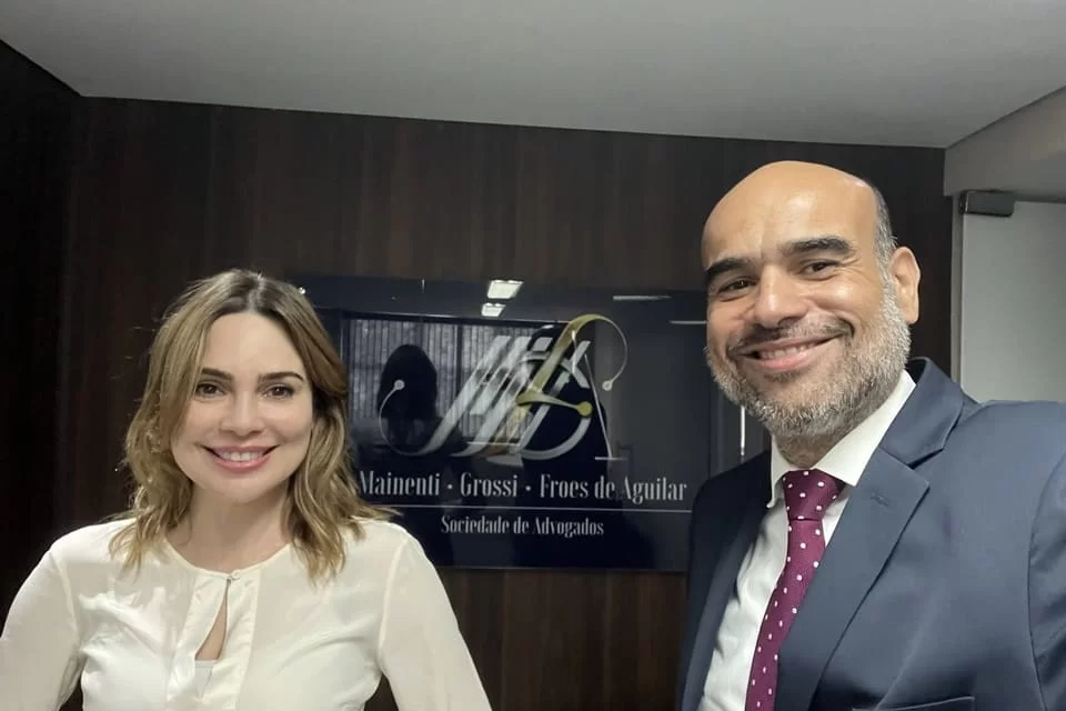 “Muitos cairão”, diz advogado de Rachel Sheherazade em post misterioso