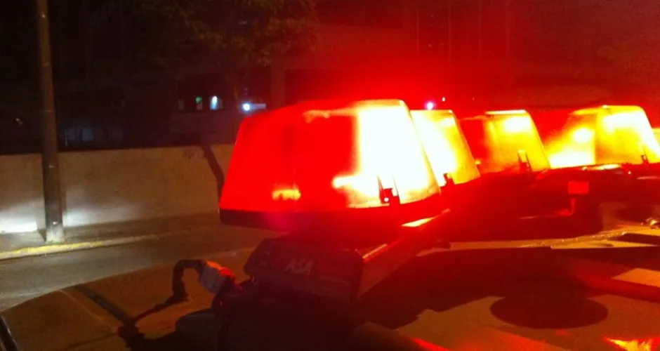 Em cárcere privado há três anos, mulher pula do carro para fugir do marido