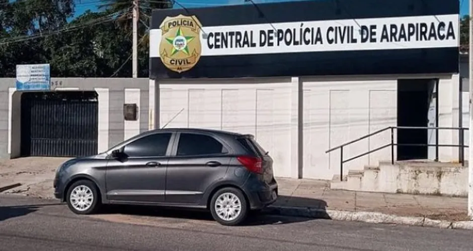 Pai é flagrado na cama sem roupa com a própria filha em Arapiraca