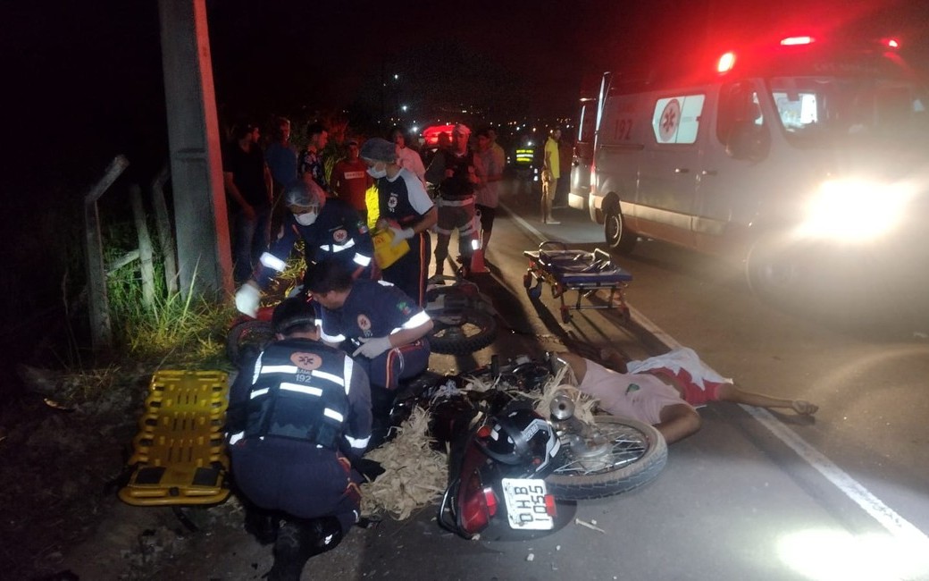 Motociclista invade a contramão, colide com outra moto e morre