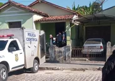 Homem assassina a própria esposa após confundi-la com ladrão em Penedo