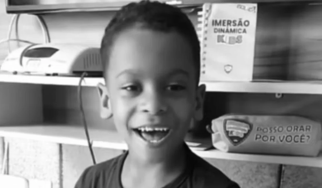 Menino de 7 anos morre ao ser atingido por muro de terreno que desabou em Delmiro Gouveia