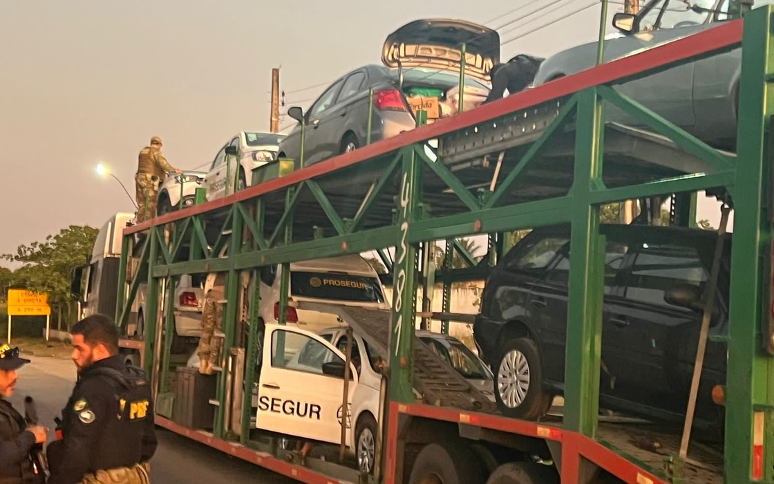 Droga foi encontrada em carro