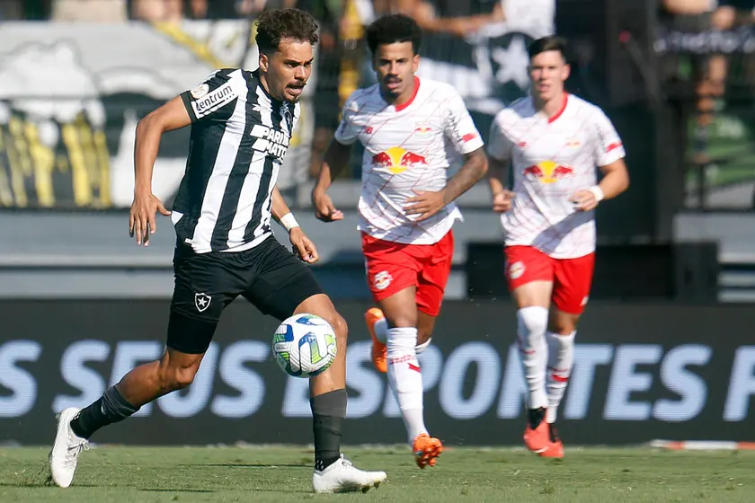 Botafogo leva empate do Bragantino nos acréscimos e deixa liderança