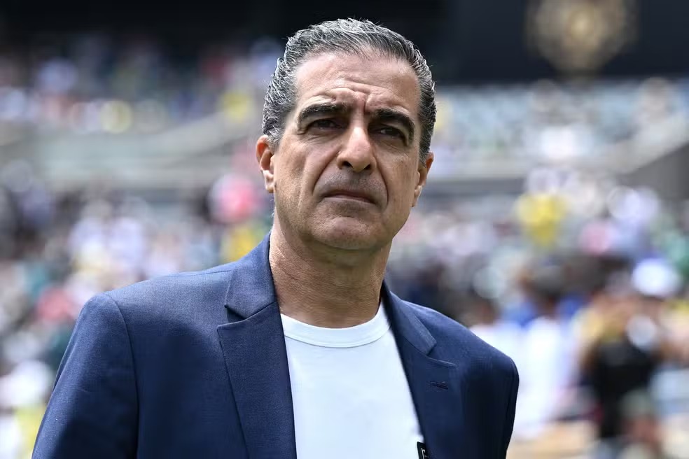 Renato Paiva durante jogo entre Botafogo e Palmeiras — Foto: Image Photo Agency/Getty Images