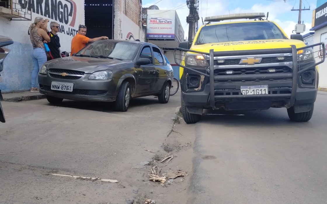 Homem é achado morto no banco traseiro de veículo em Arapiraca