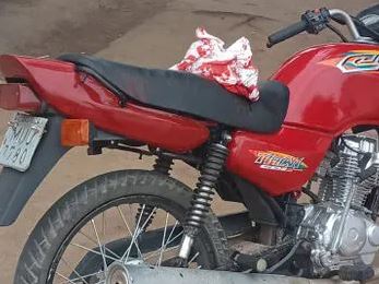 Homem é baleado e consegue chegar em motocicleta até hospital