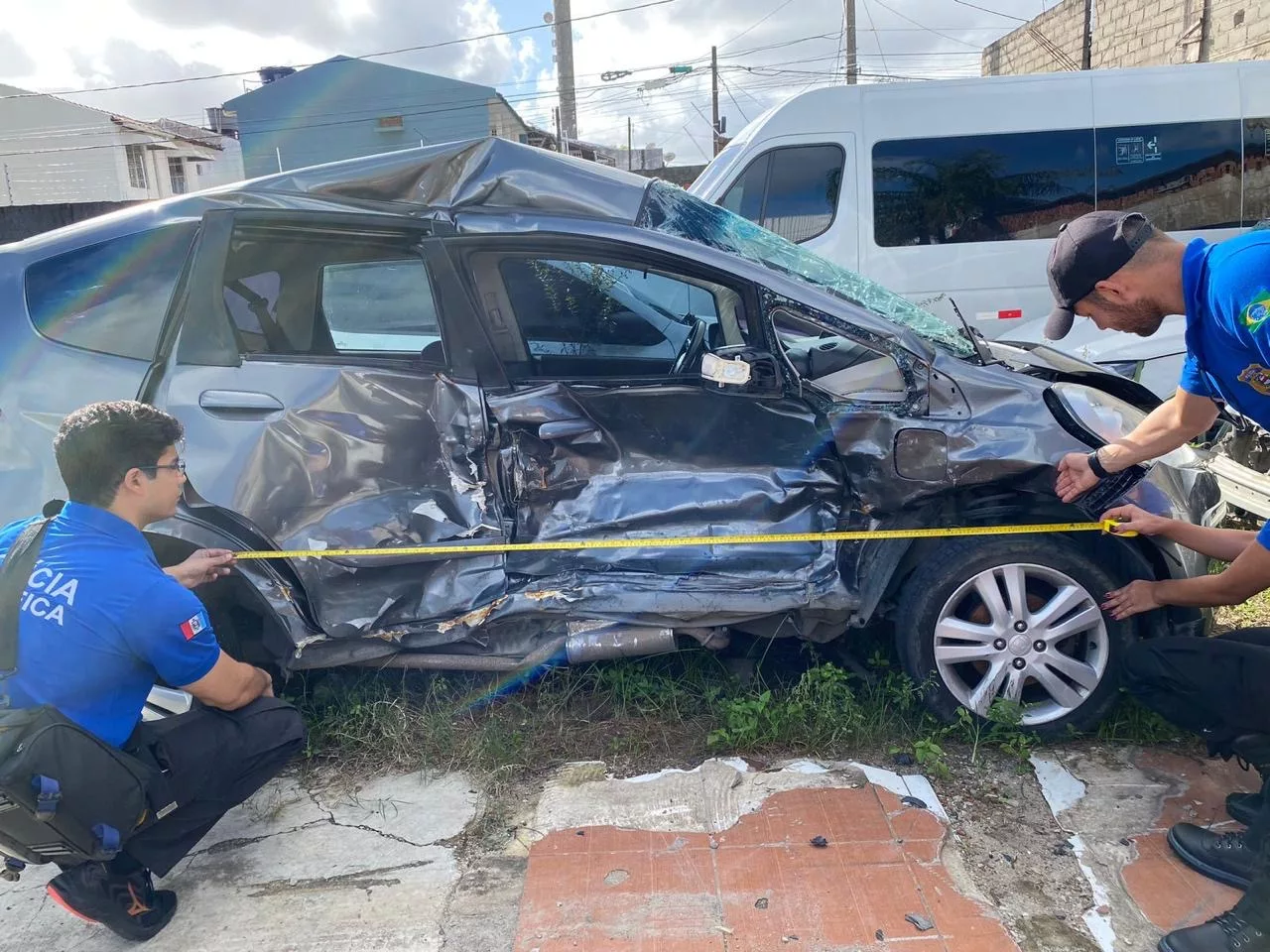 Polc-AL realiza perícia em veículos envolvivos em acidente que deixou uma mulher morta na Santa Amélia