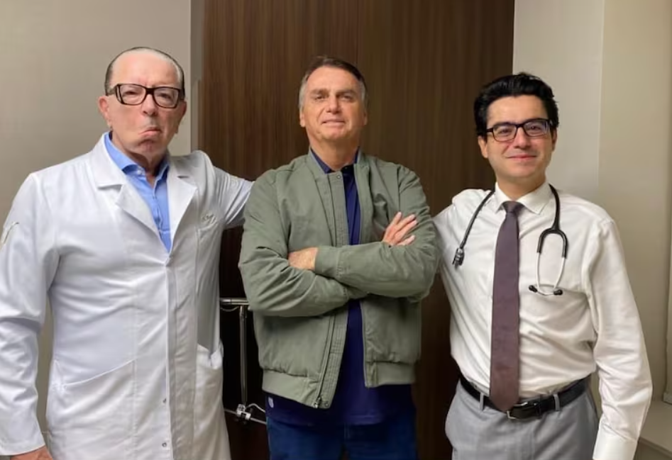 Bolsonaro recebe alta após 11 dias em hospital de São Paulo para tratar infecção na perna