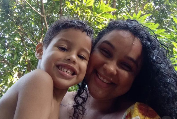 "Ele tirou meu filho, tudo que eu mais amava", diz mãe de menino envenenado pelo próprio pai