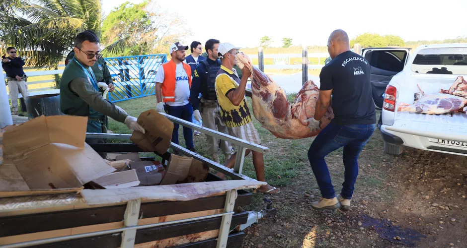 Carnes foram recolhidas pela FPI para serem descartadas. Anderson Macena/FPI