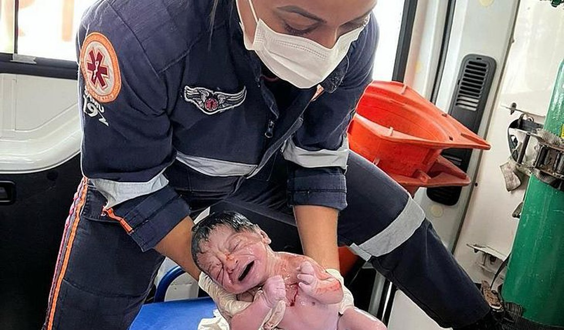 Bebê nasce dentro de ambulância do Samu em Maceió: "Ocorrência mais linda", diz enfermeira