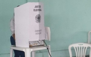 O que acontece caso o eleitor não vote e não justifique