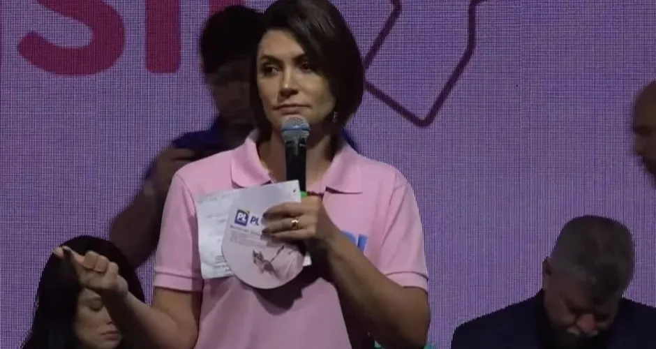 Michelle Bolsonaro diz que "Congresso está de joelhos ao STF"