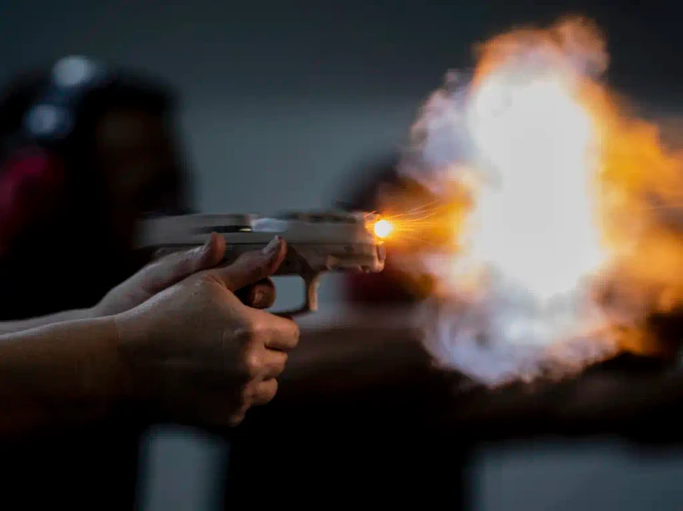 Homem morre e criança fica ferida durante atentado a tiros em Maceió