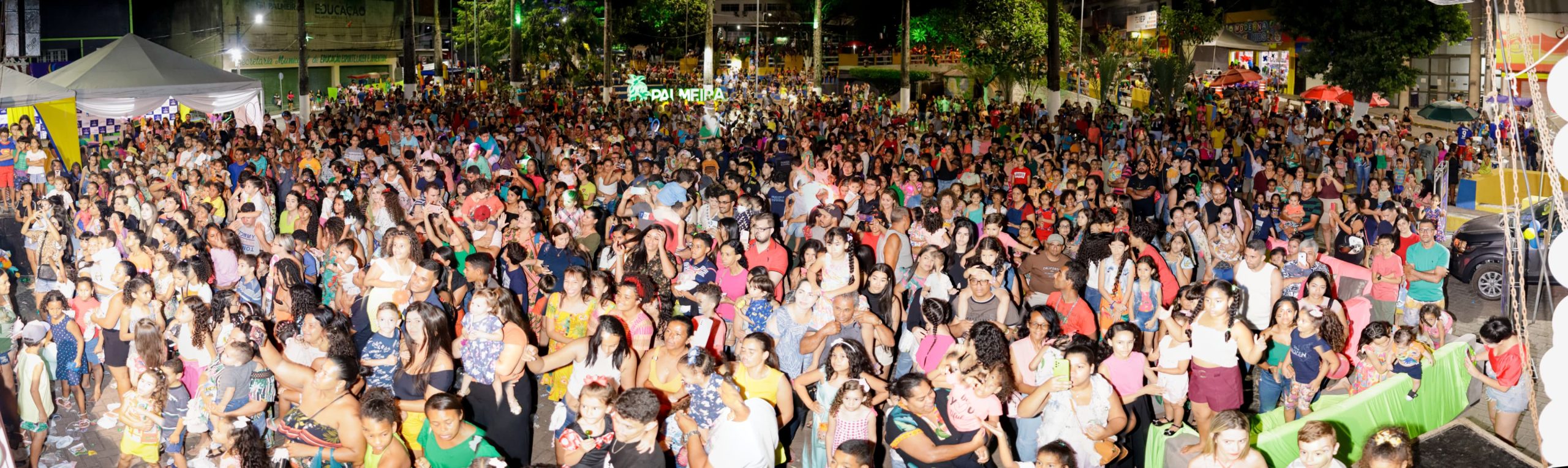 Milhares de crianças enchem a Praça da Independência de alegria, cores e muita diversão