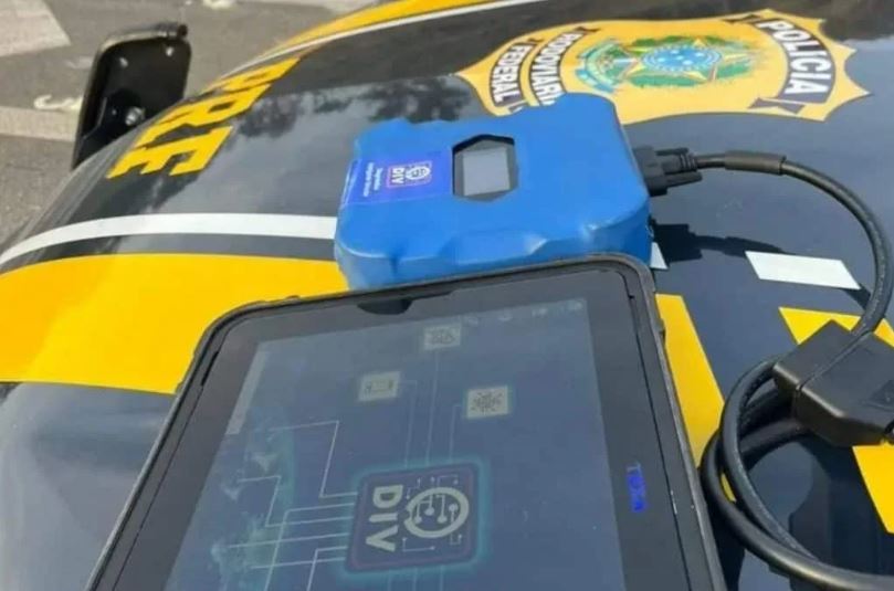 Equipamento da PRF detecta em minutos se carro tem peças roubadas