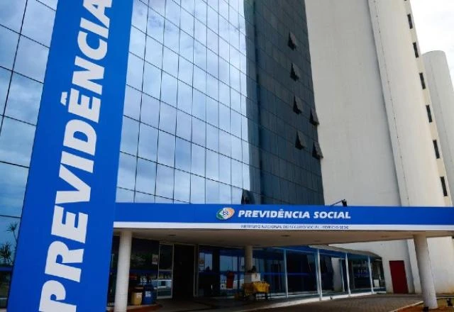 Oposição diz ter assinaturas necessárias para CPI do INSS