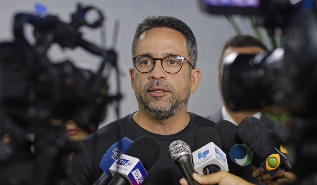 Governador Paulo Dantas recebe representantes de clubes alagoanos para fechar patrocínio