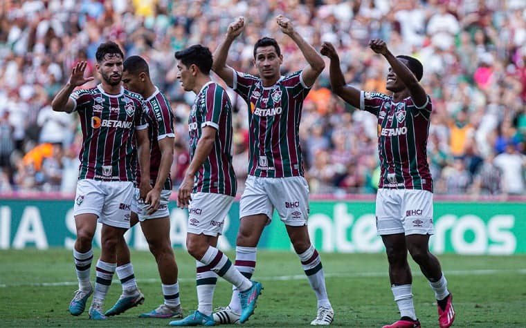 Fluminense vence o Red Bull Bragantino e sobe na tabela da Série A