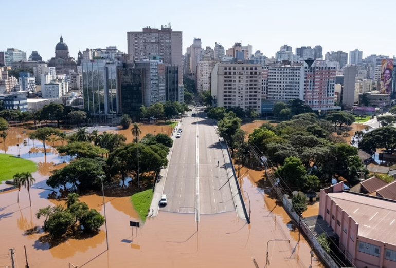 Mortes por calamidade no RS chegam a 126, e há 141 desaparecidos