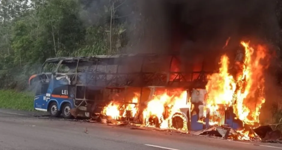 Homem que ateou fogo em ônibus com 40 pessoas embarcou de forma ilegal