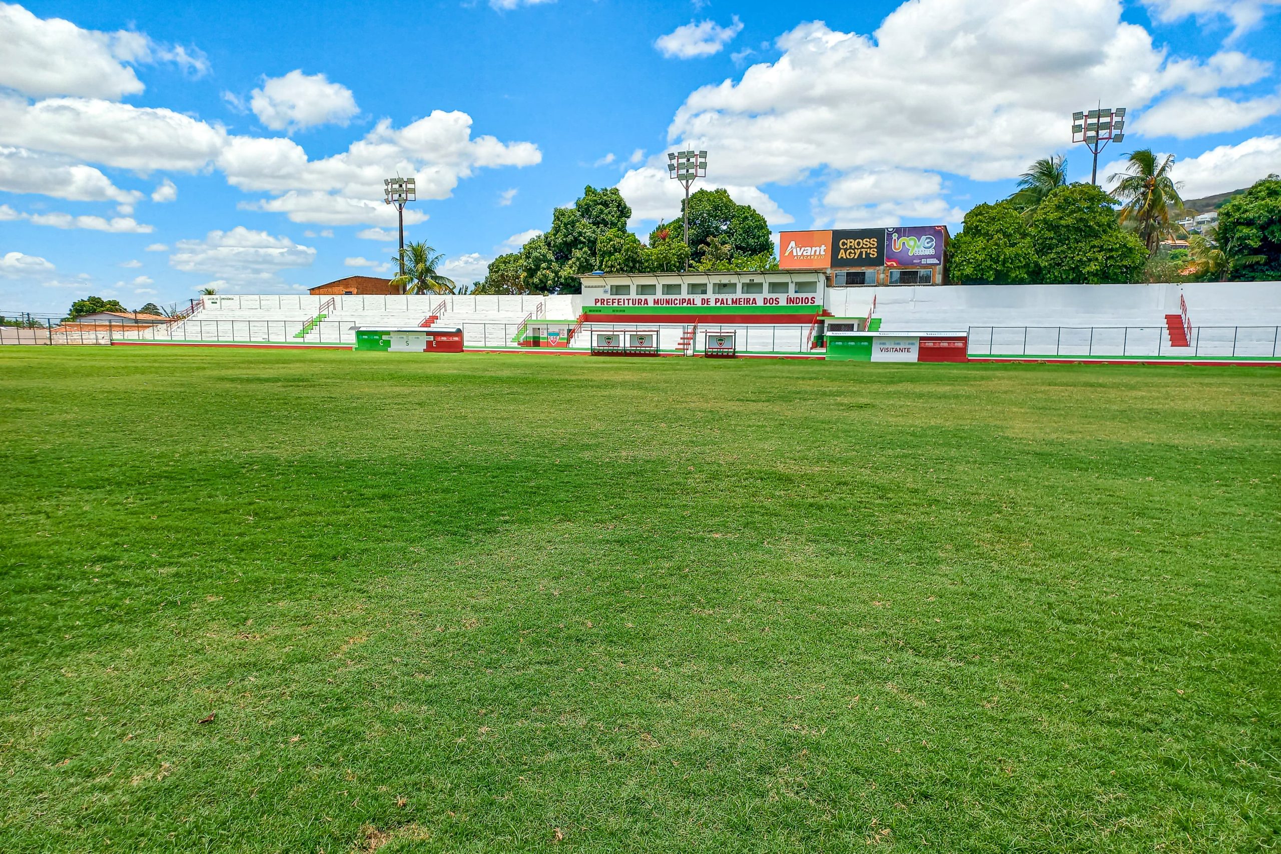 Prefeitura de Palmeira realiza intervenções no Juca Sampaio para o Campeonato Alagoano